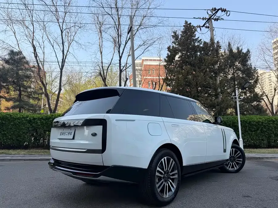 Land Rover Range Rover Range Rover 2024 3.0 L6 400PS Extended Edition 2024 — миниатюра 2