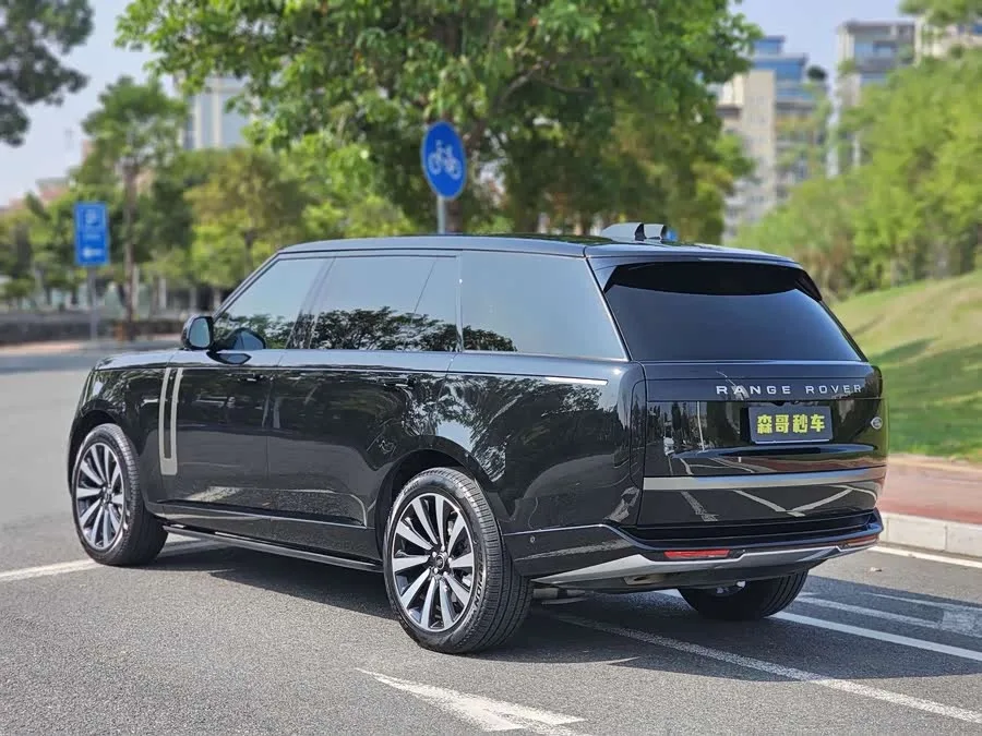 Land Rover Range Rover Range Rover 2023 3.0 L6 400PS Seven-seat Extended Edition 2024 — миниатюра 2