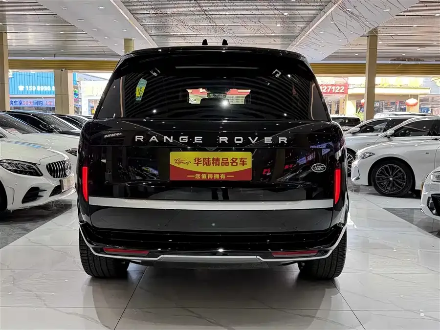 Land Rover Range Rover Range Rover 2025 3.0 L6 400PS Genesis Extended Edition 2025 — миниатюра 2