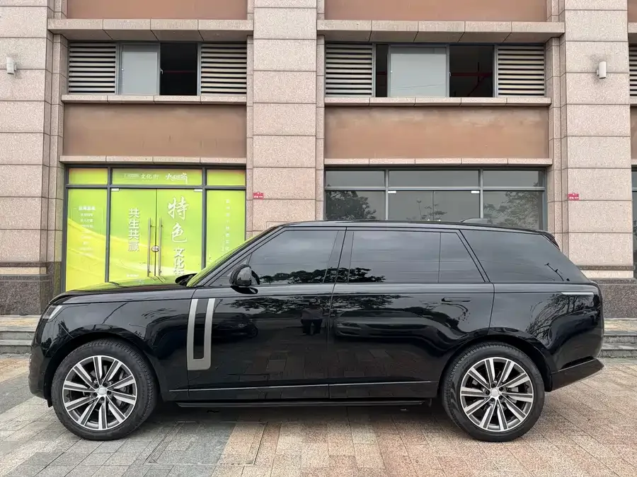 Land Rover Range Rover Range Rover 2025 3.0 L6 400PS Grand Edition 2025 — миниатюра 3
