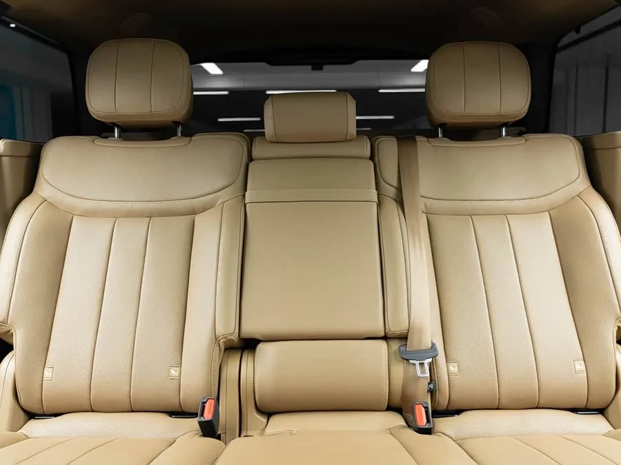 Land Rover Range Rover Range Rover 2023 3.0 L6 400PS Genesis Extended Edition 2023 — миниатюра 3
