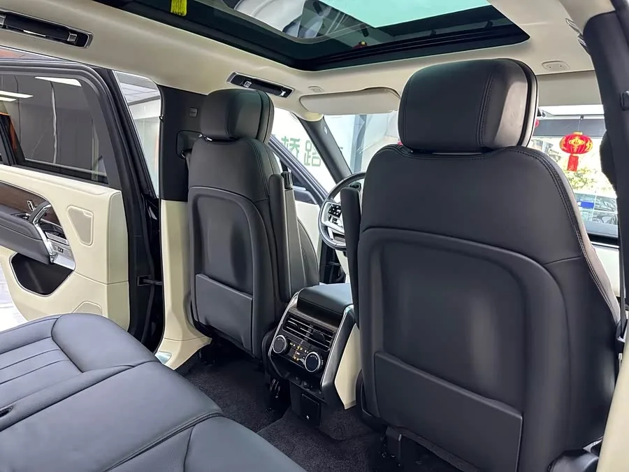 Land Rover Range Rover Range Rover 2023 3.0 L6 400PS Seven-seat Extended Edition 2023 — миниатюра 4