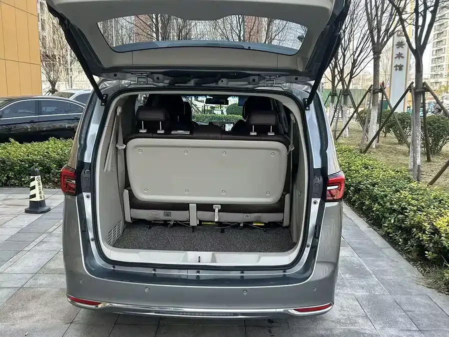 Buick GL8 2023 Land Business Class Smart Edition 2022 — миниатюра 2