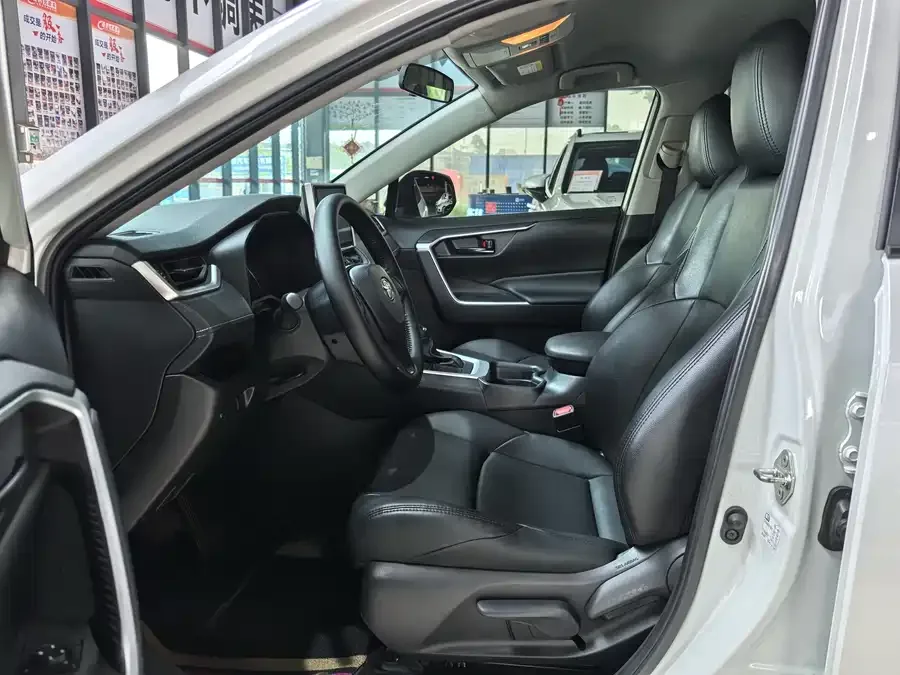 Toyota Wildlander Wildlander 2022 2.0L CVT 2WD Leading Edition 2022 — миниатюра 3