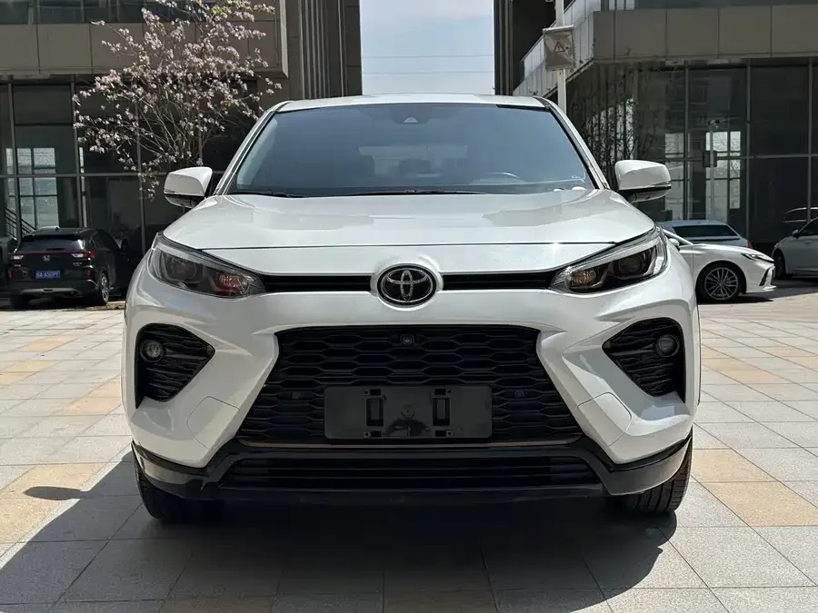 Toyota Wildlander Wildlander 2022 2.0L CVT 2WD Knight Edition 2023 — миниатюра 2