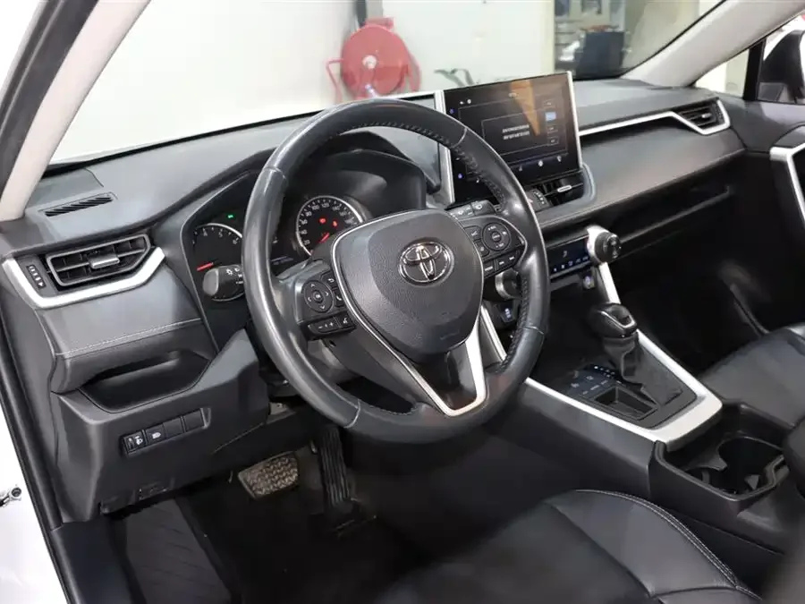 Toyota Wildlander Wildlander 2022 2.0L CVT 2WD Luxury Edition 2022 — миниатюра 3