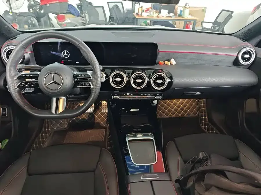 Mercedes-Benz CLA-Class Mercedes-Benz CLA (Imported) 2024 CLA 200 2024 — миниатюра 2