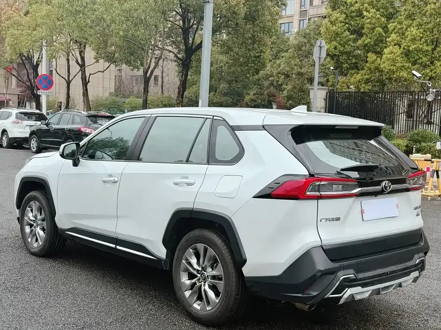 Toyota Wildlander Wildlander 2022 2.0L CVT 4WD Luxury Edition 2022 — миниатюра 2