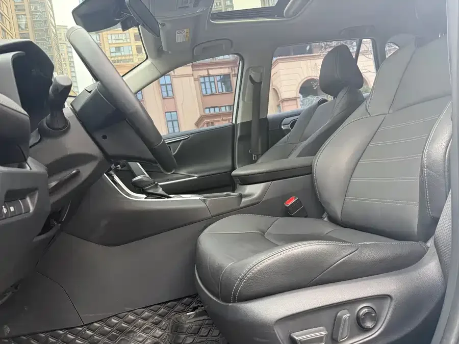 Toyota Wildlander Wildlander 2022 2.0L CVT 4WD Luxury Edition 2022 — миниатюра 3