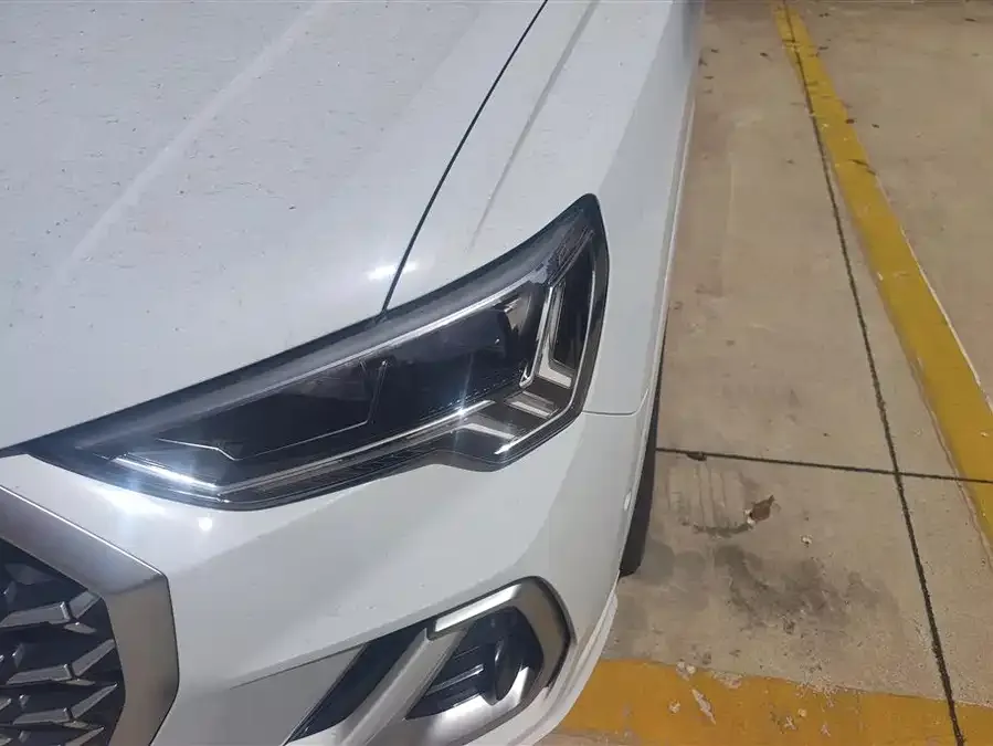 Audi Q3 2024 35 TFSI Fashion Dynamic Edition 2024 — миниатюра 2