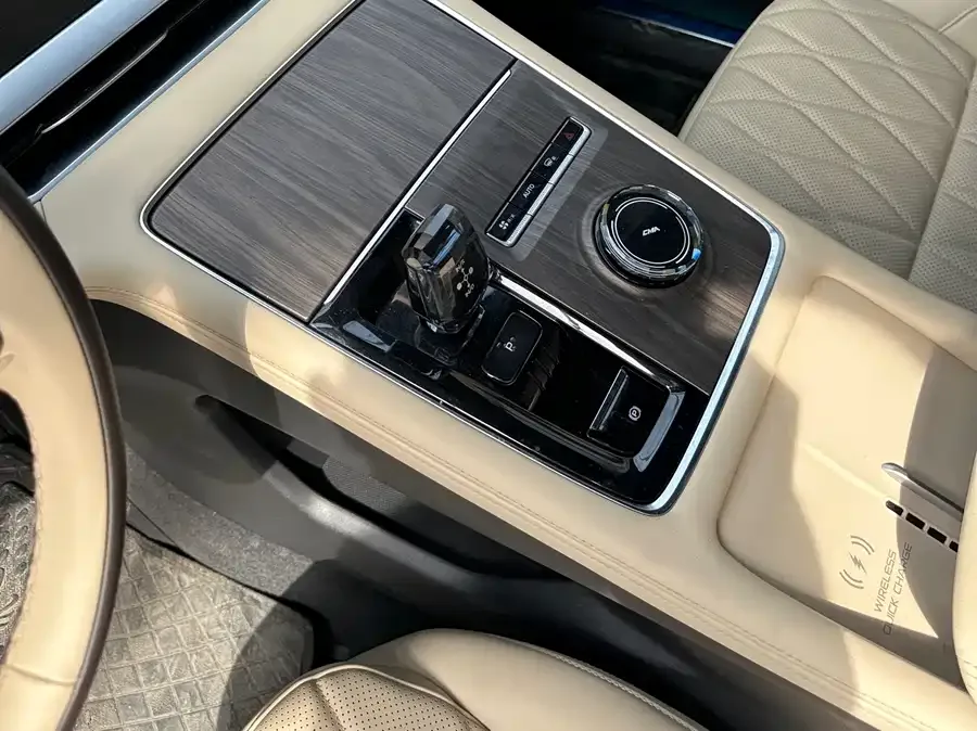Geely Monjaro Xingyue L 2025 Dongfangyao 2.0TD Automatic Star-gazing Edition 2025 — миниатюра 4