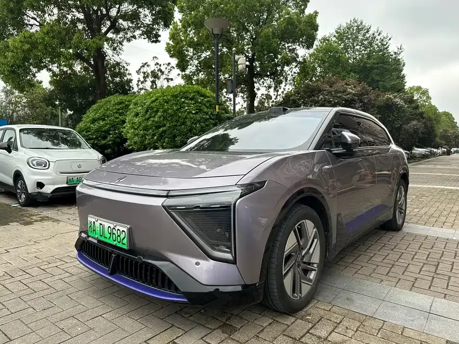 HiPhi Y 2023