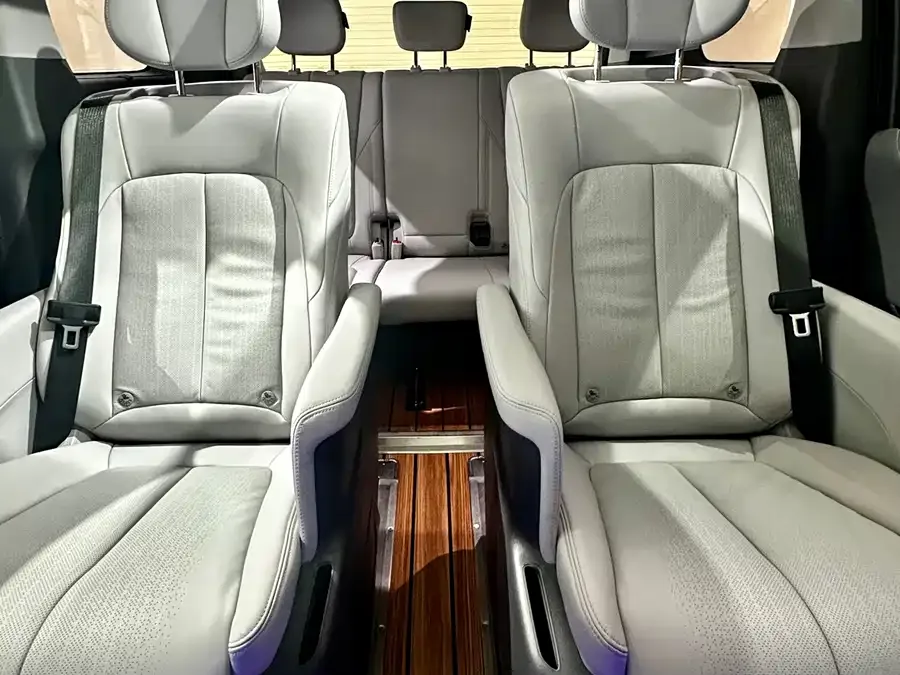 Buick GL8 2025 Lu Zun Premium Edition 2025 — миниатюра 4