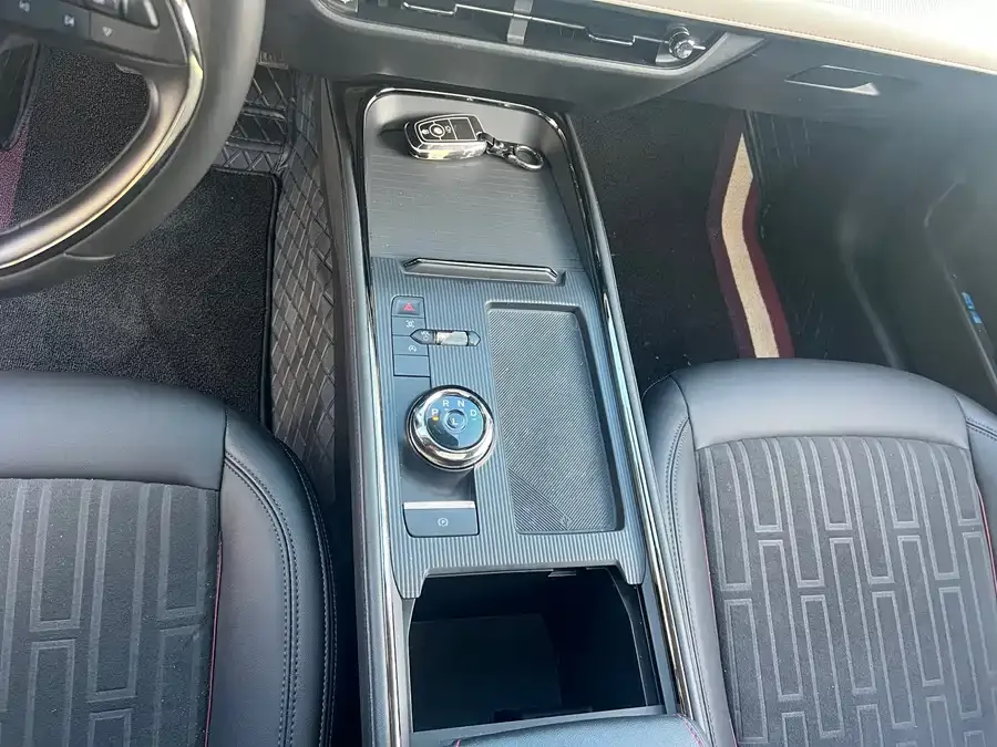 Ford Mondeo 2022 Mondeo EcoBoost 245 Luxury 2023 — миниатюра 3