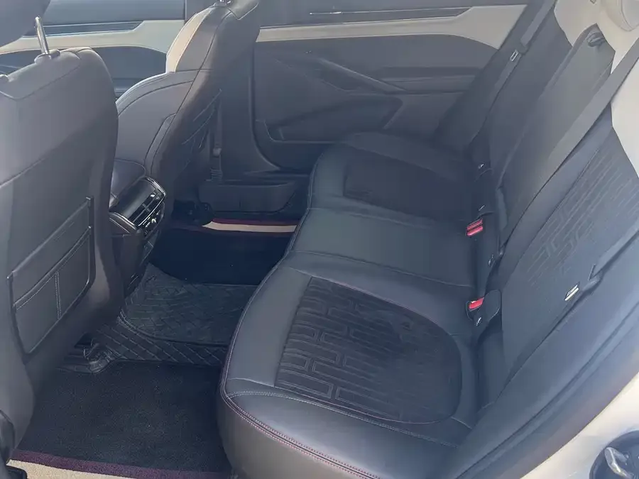 Ford Mondeo 2022 Mondeo EcoBoost 245 Luxury 2023 — миниатюра 4