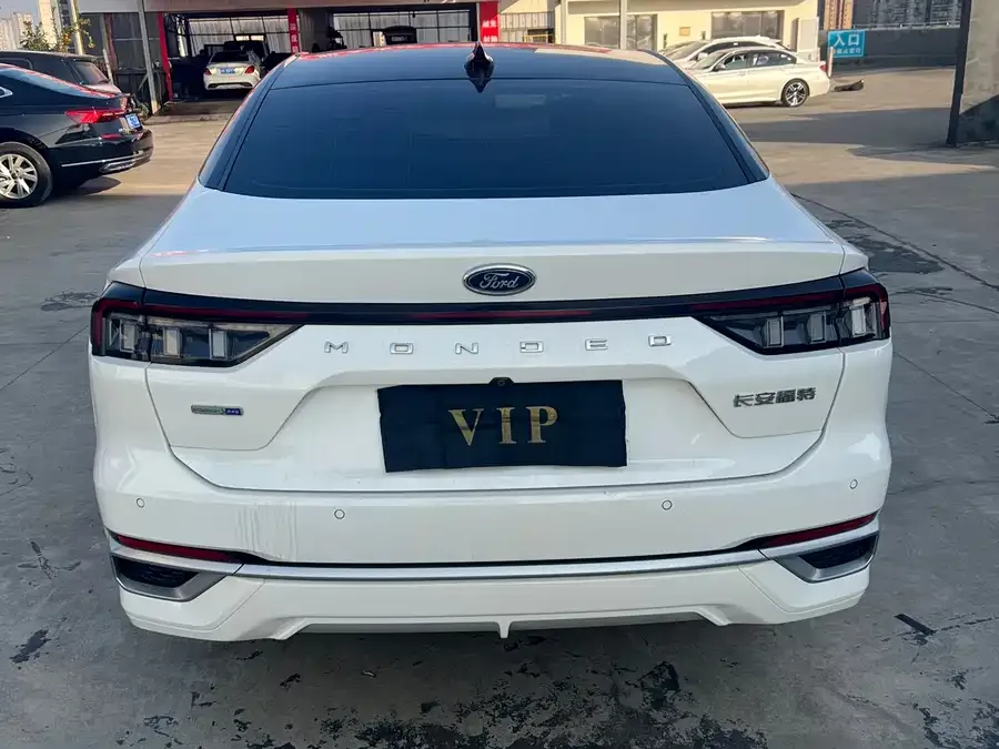 Ford Mondeo 2022 Mondeo EcoBoost 245 Luxury 2023 — миниатюра 5