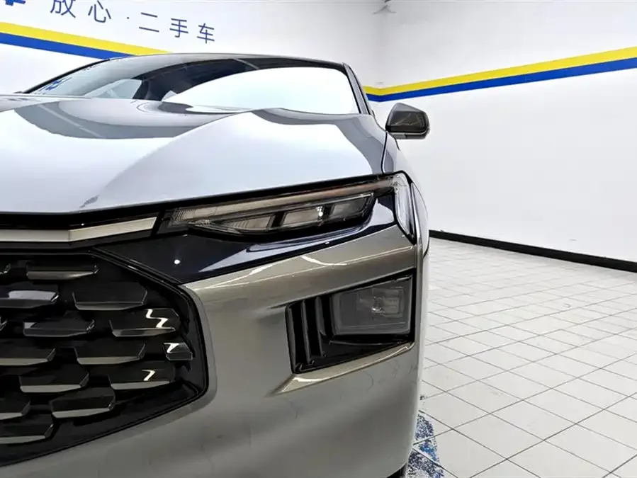 Ford Mondeo Mondeo 2022 facelift EcoBoost 245 luxury model 2023 — миниатюра 5
