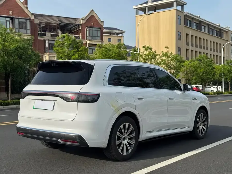 AITO M8 Wenjie M8 2025 Extended Range Max+ Version 53.4kWh 5-Seat Version (192-line LiDAR) 2025 — миниатюра 3