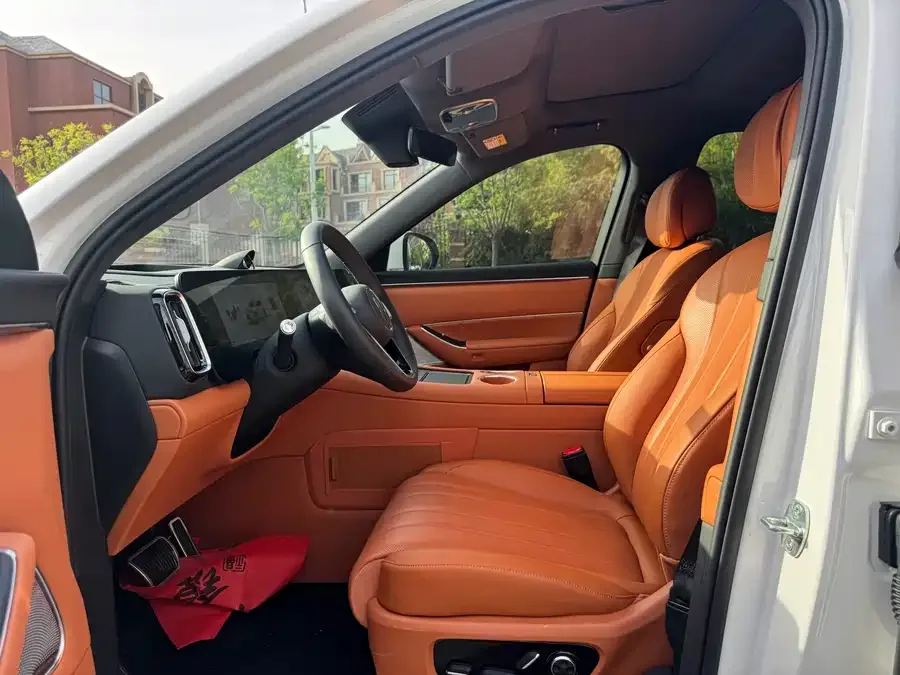 AITO M8 Wenjie M8 2025 Extended Range Max+ Version 53.4kWh 5-Seat Version (192-line LiDAR) 2025 — миниатюра 4