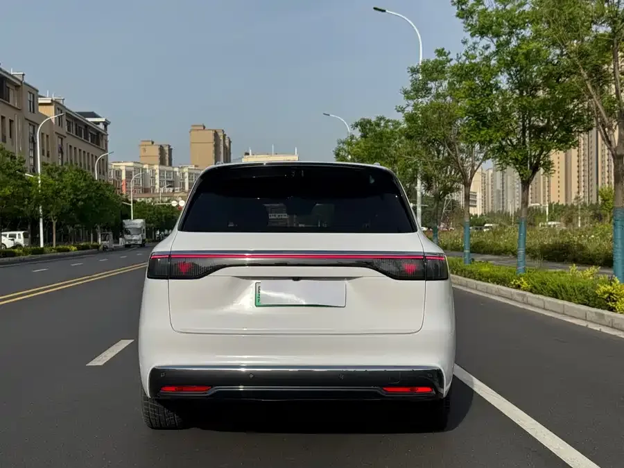 AITO M8 Wenjie M8 2025 Extended Range Max+ Version 53.4kWh 5-Seat Version (192-line LiDAR) 2025 — миниатюра 5
