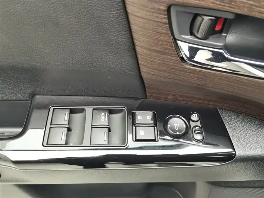 Honda Odyssey 2022 Odyssey 2.0L e:HEV Elite Enjoy Edition 2023 — миниатюра 3