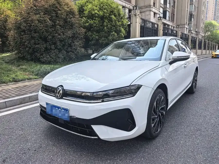 Volkswagen Sagitar 2026 Volkswagen Sagitar L 300TSI DSG Luxury 2025 — фото 1, купить с доставкой в Москву