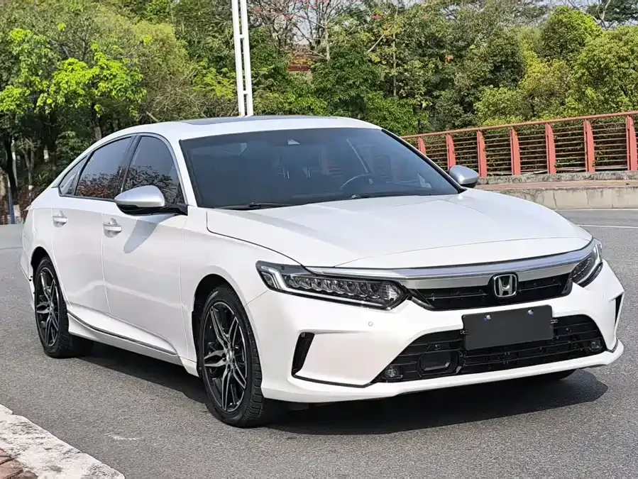 Honda Inspire 2022 Insignia 260TURBO Elite Edition 2022 — миниатюра 3