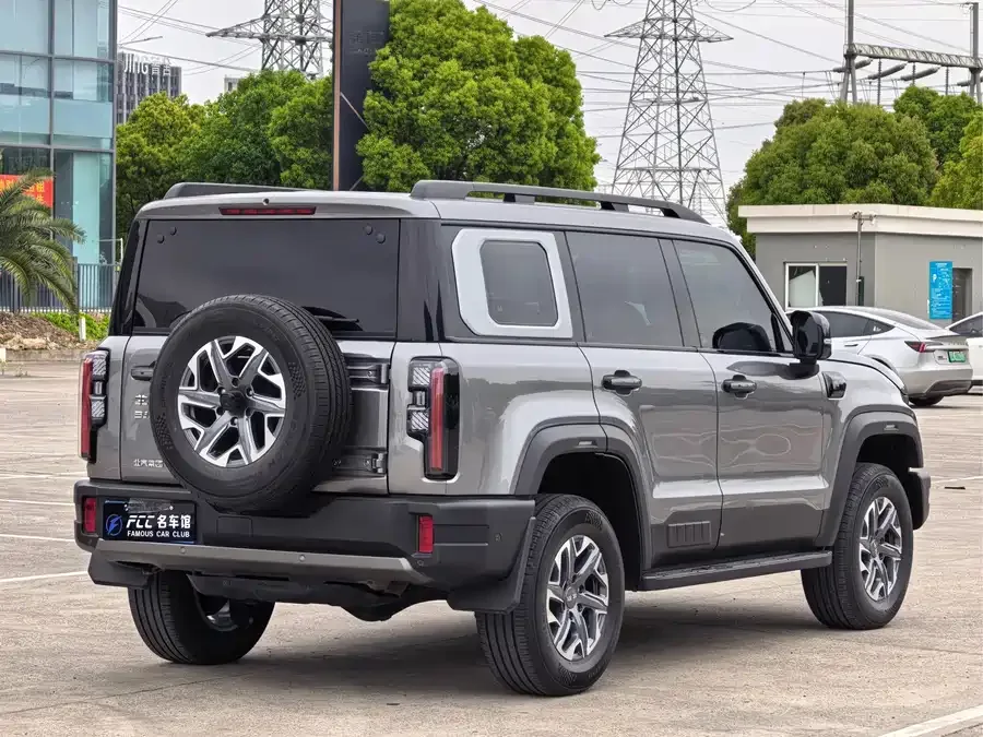 BAIC BJ40 Beijing Off-road BJ40 2024 2.0T New City Hunter Edition Knight Type 2024 — миниатюра 2