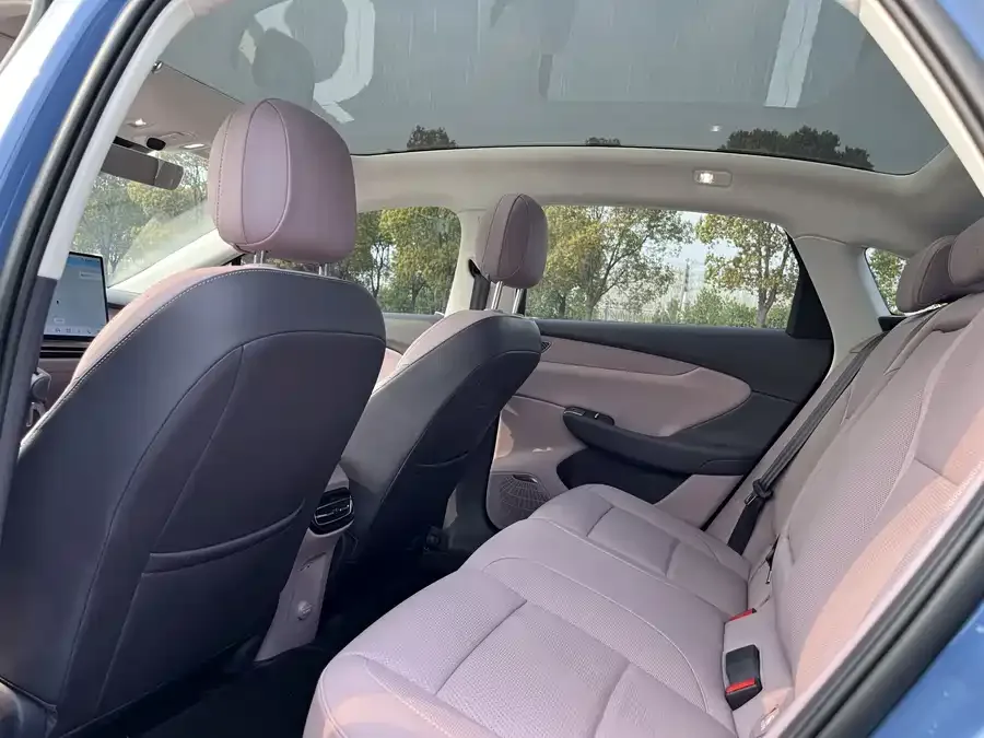 Hongqi Tiangong 05 Hongqi Tiangong 05 2025 750 Smart Edition 2025 — миниатюра 5