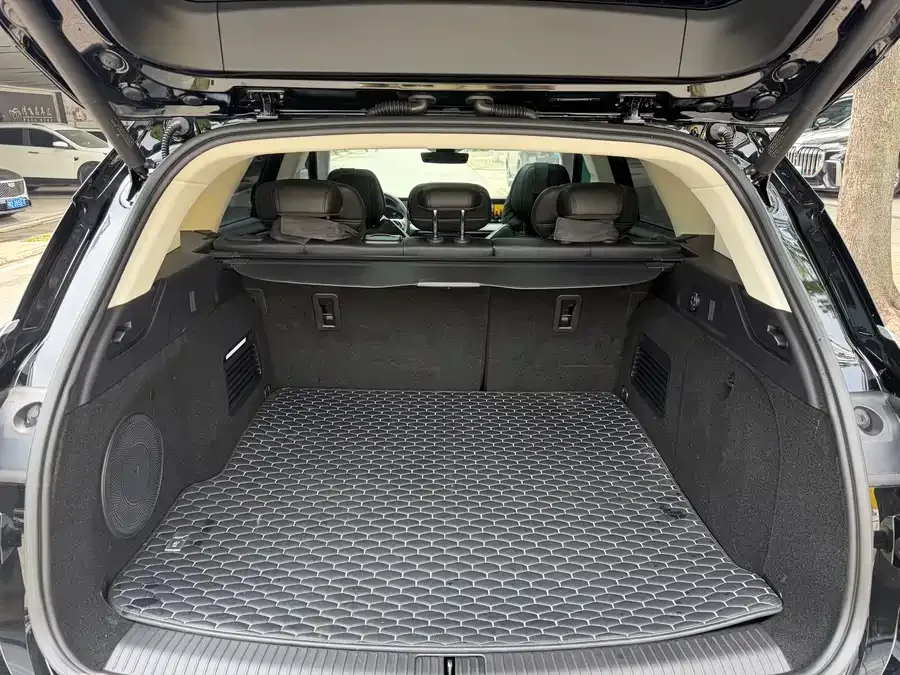 Voyah Lantu FREE Lantu FREE 2024 ultra-long battery life smart driving version 2023 — миниатюра 5