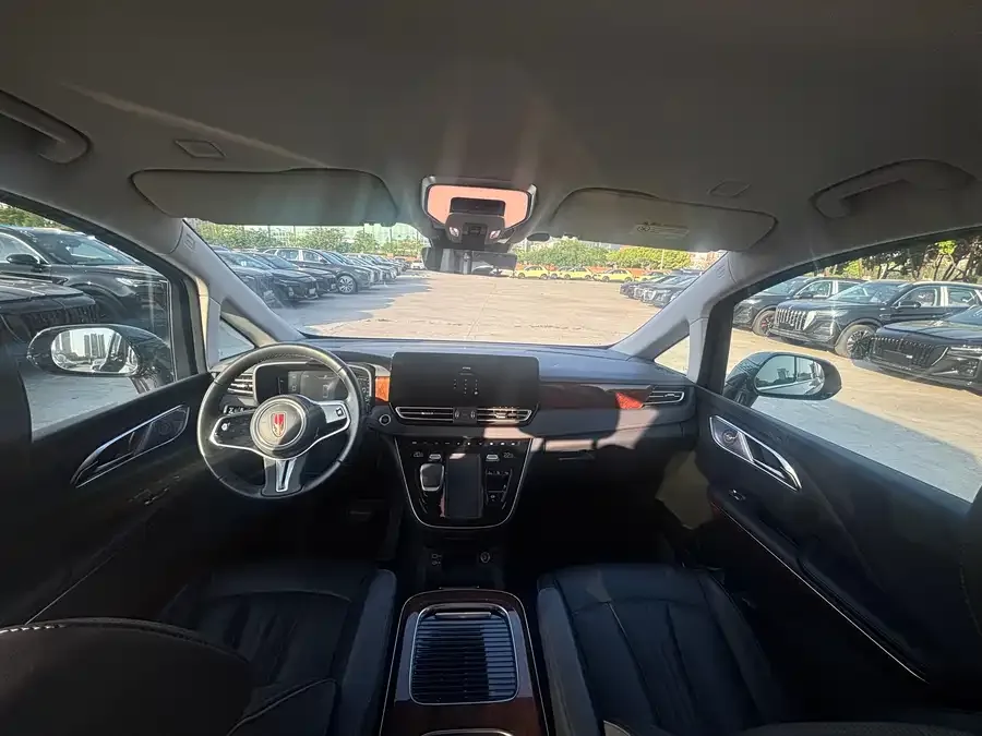 Hongqi HQ9 PHEV Hongqi HQ9 PHEV 2024 2.0T 4WD Luxury Edition 2024 — миниатюра 3