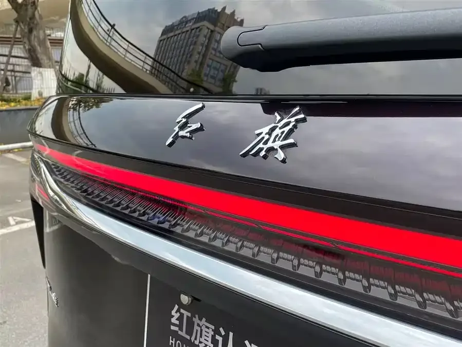 Hongqi HQ9 PHEV Hongqi HQ9 PHEV 2024 2.0T 4WD Luxury Edition 2025 — миниатюра 3