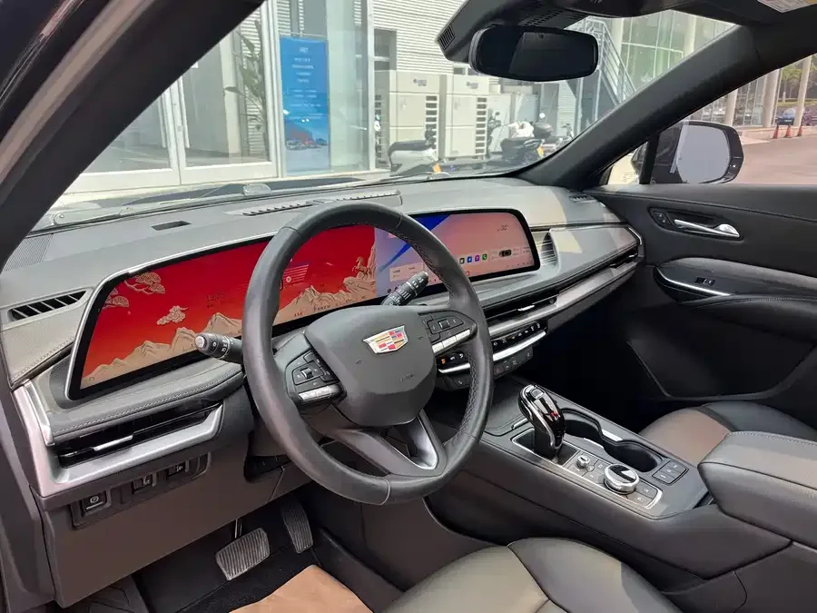 Cadillac XT4 2024 28T 2WD Luxury 2023 — миниатюра 2