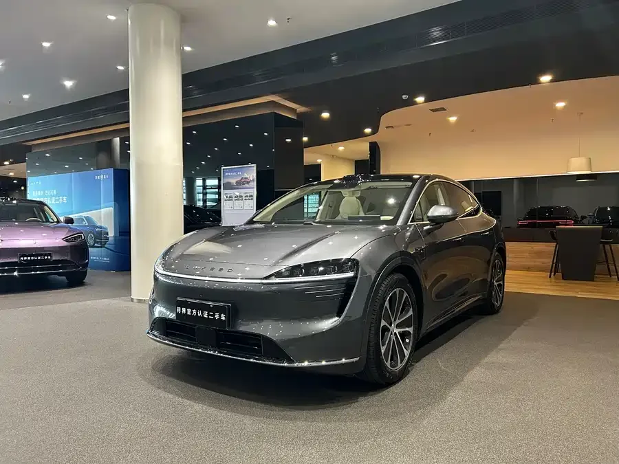 Smart world R7 Zhijie R7 2024 pure electric 802km Max 2025 — фото 1, купить с доставкой в Москву