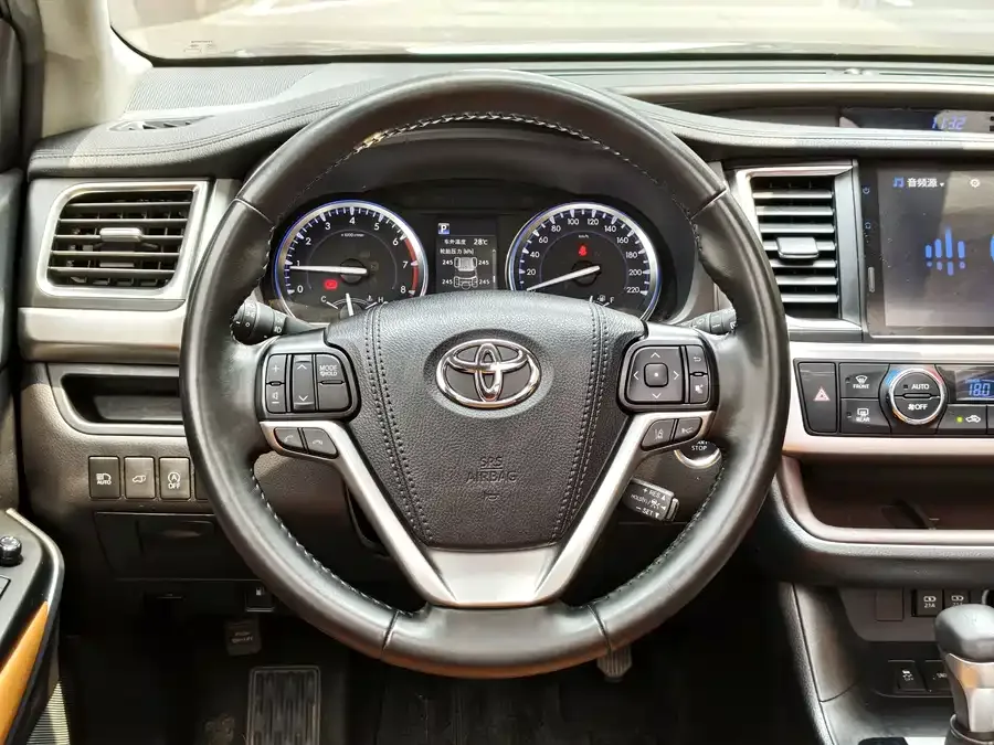 Toyota Highlander Highlander 2021 2.0T 4WD Premium Edition 7 Seaters 2022 — миниатюра 2