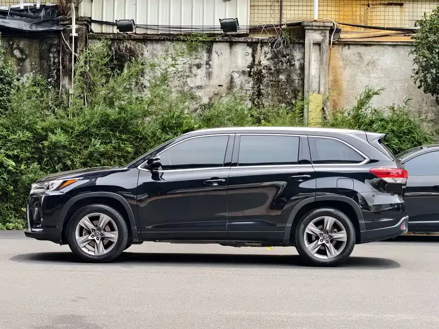 Toyota Highlander Highlander 2021 2.0T 4WD Premium Edition 7 Seaters 2022 — миниатюра 3