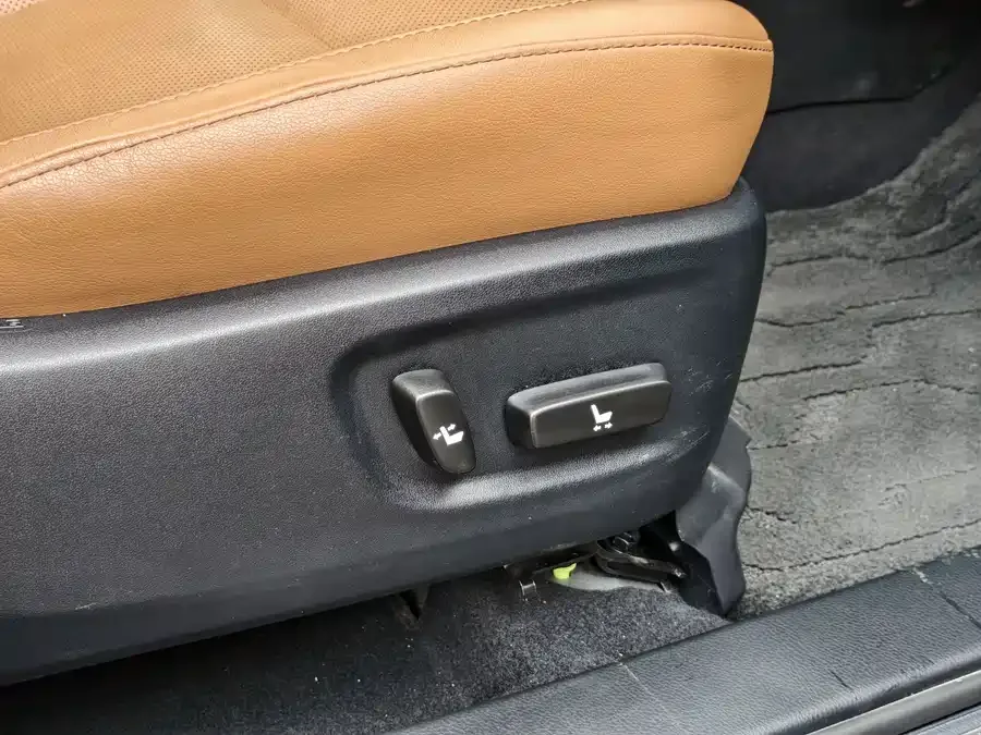 Toyota Highlander Highlander 2021 2.0T 4WD Premium Edition 7 Seaters 2022 — миниатюра 4