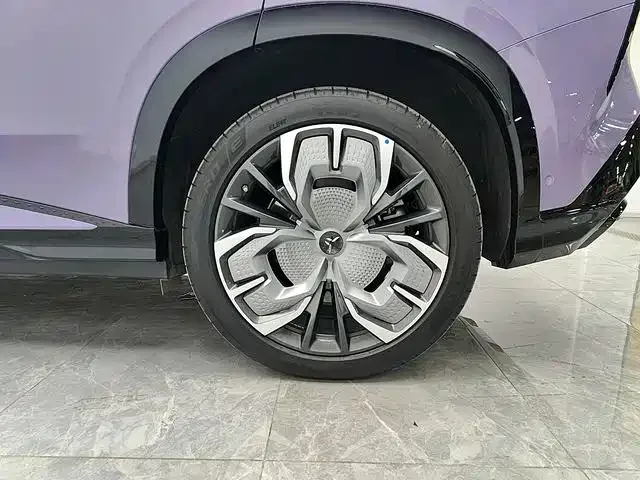 Hongqi Tiangong 08 Hongqi Tiangong 08 2025 680 Ultra 4WD version 2025 — миниатюра 4