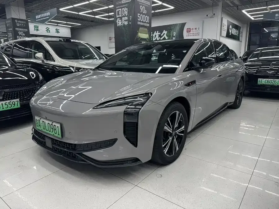Hongqi EH7 2024