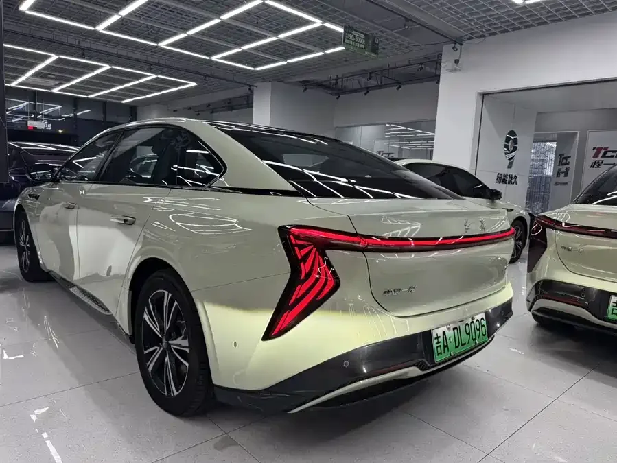 Hongqi EH7 Hongqi EH7 2024 690 Pro 2024 — миниатюра 4