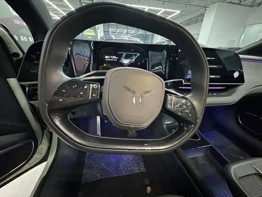 Hongqi EH7 Hongqi EH7 2024 690 Pro 2024 — миниатюра 5