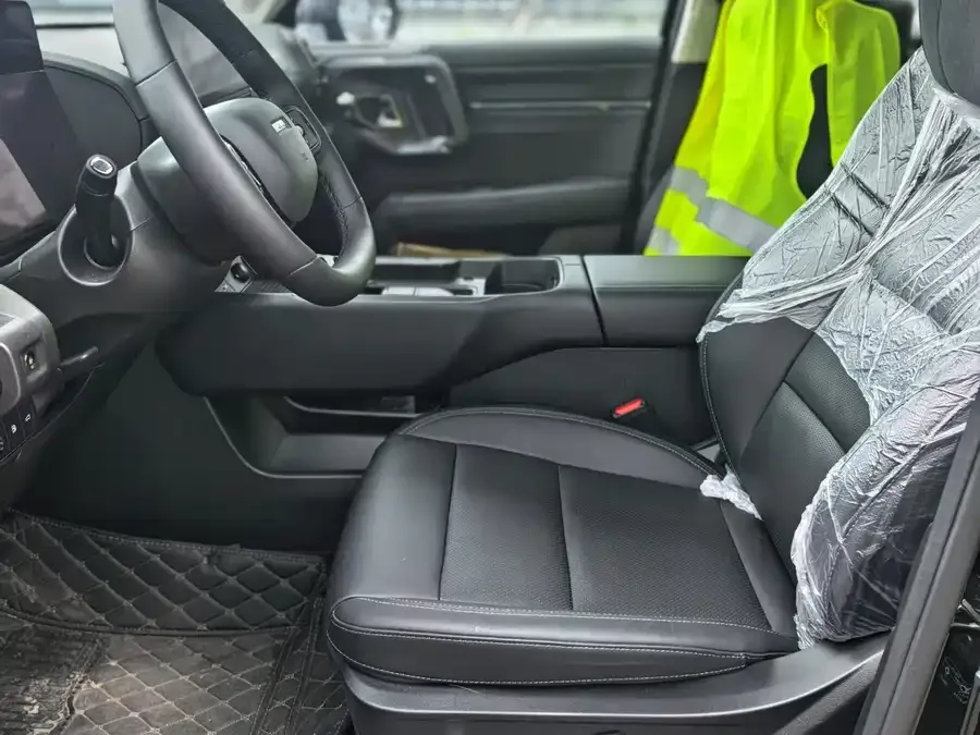 Haval Big Dog PLUS New Energy Haval Big Dog PLUS New Energy 2026 Hi4 150km Trendy Electric Edition 2026 — миниатюра 4