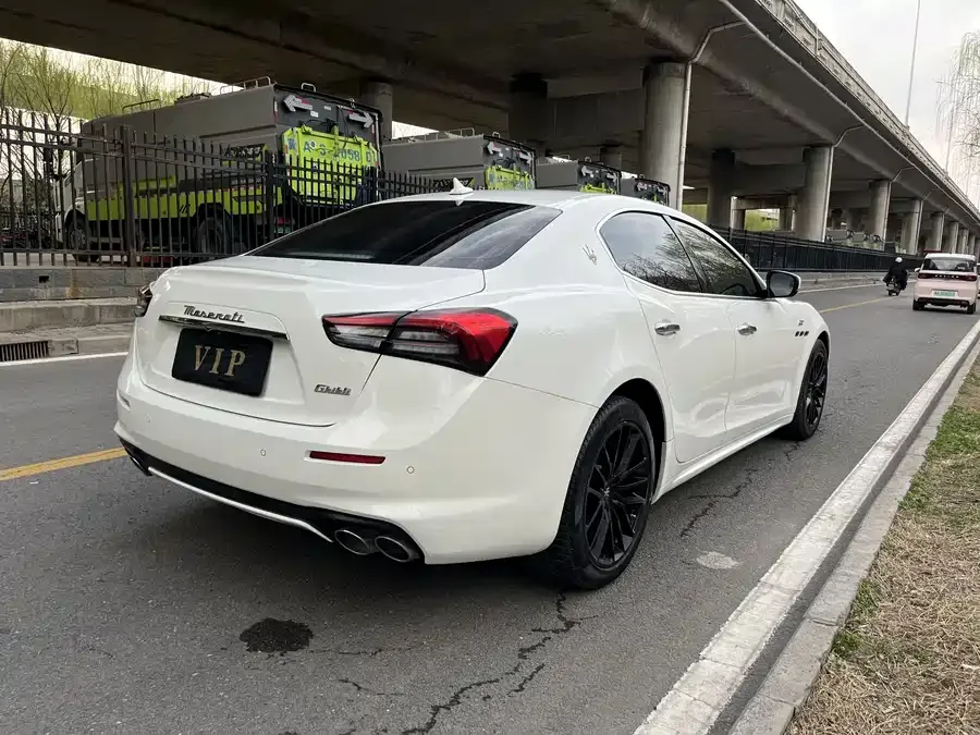 Maserati GHIBLI Ghibli 2022 2.0T GT Edge Edition 2023 — миниатюра 4