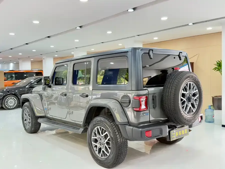 Jeep Wrangler New Energy Wrangler New Energy 2021 Four-Door 2.0T 4xe Sahara First Edition 2022 — миниатюра 3