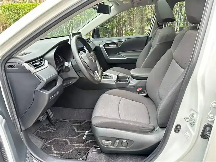 Toyota RAV4 RAV4 Rongfang 2022 2.0L CVT 2WD Fashion PLUS Edition 2023 — миниатюра 4