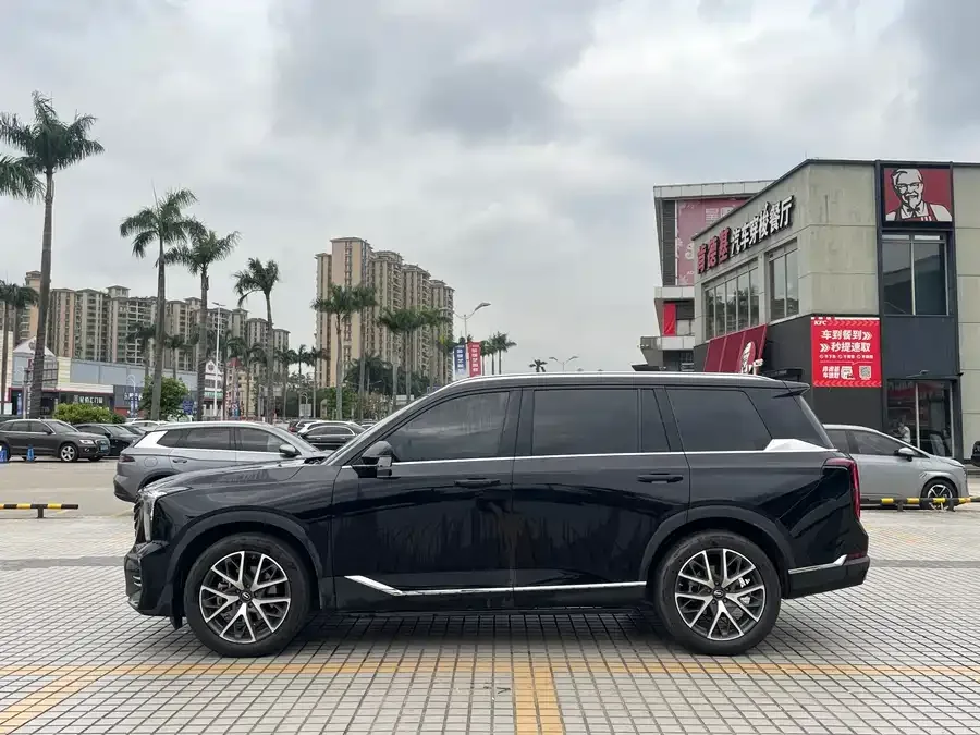 GAC Trumpchi GS8 Trumpchi GS8 2022 Pilot Series 2.0TGDI 2WD Premium Edition (7 Seaters) 2022 — миниатюра 2