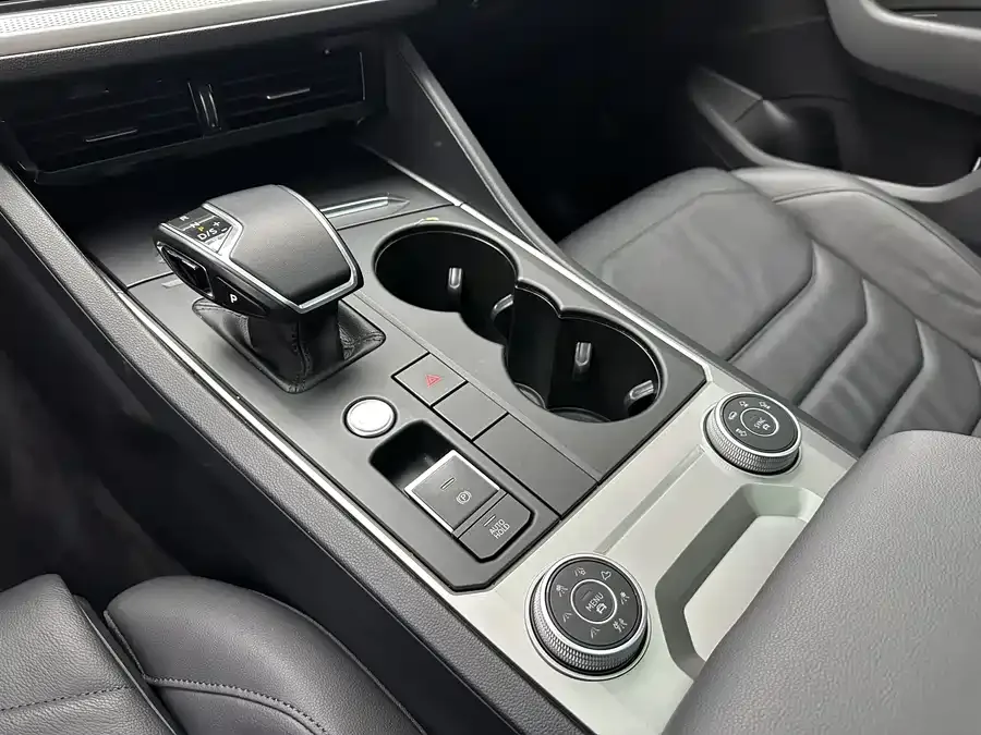Volkswagen Touareg Touareg 2022 2.0TSI Pilot Special Edition 2022 — миниатюра 5
