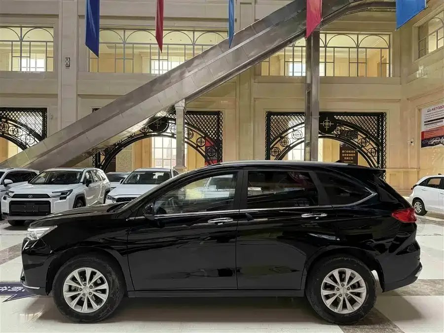 Haval M6 Haval M6 2023 PLUS 1.5T DCT Luxury Smart Connected Edition 2023 — миниатюра 2