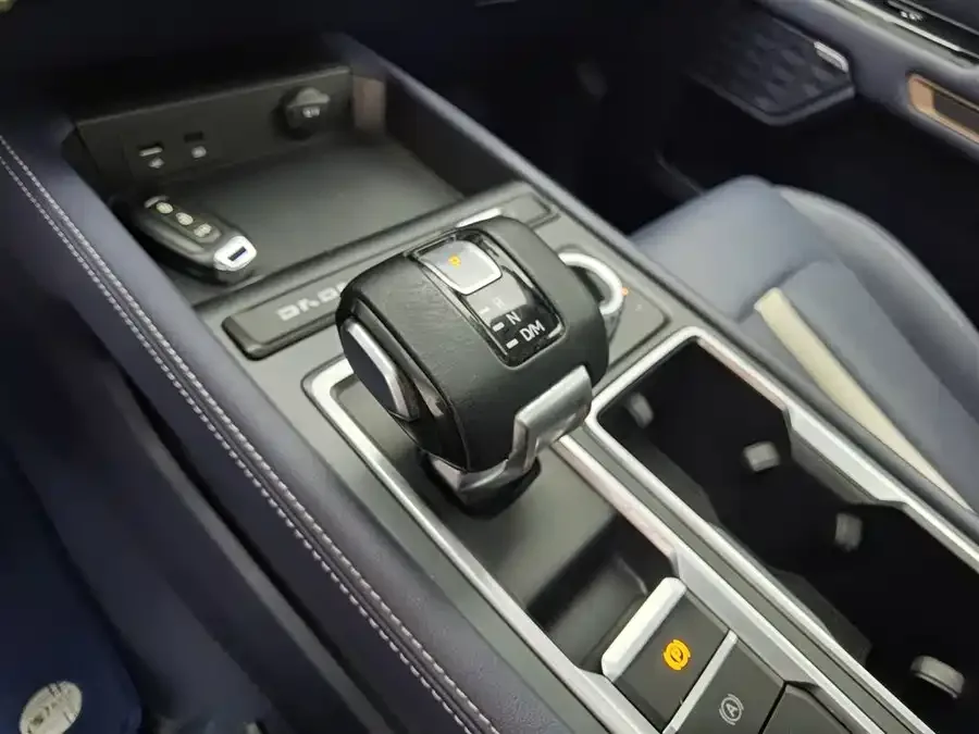 Jiangling Avenue 2023 Dadao Light Chaser 2.3T Diesel Automatic 4WD Standard Axle Supreme Edition 2023 — миниатюра 4