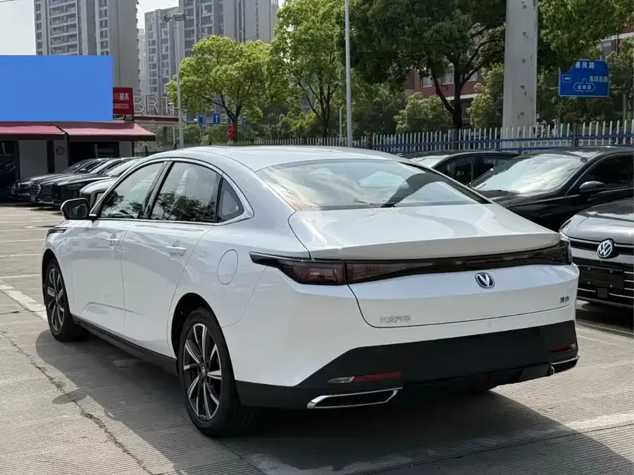 Changan Yidong 2025 Eado Blue Whale 1.5T 500Bar Flagship Model 2026 — миниатюра 2